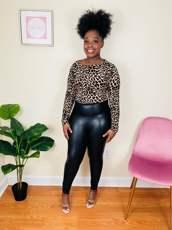 It's Giving | Black Faux Leather Leggings